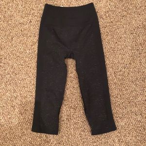 Lululemon crop- size 4